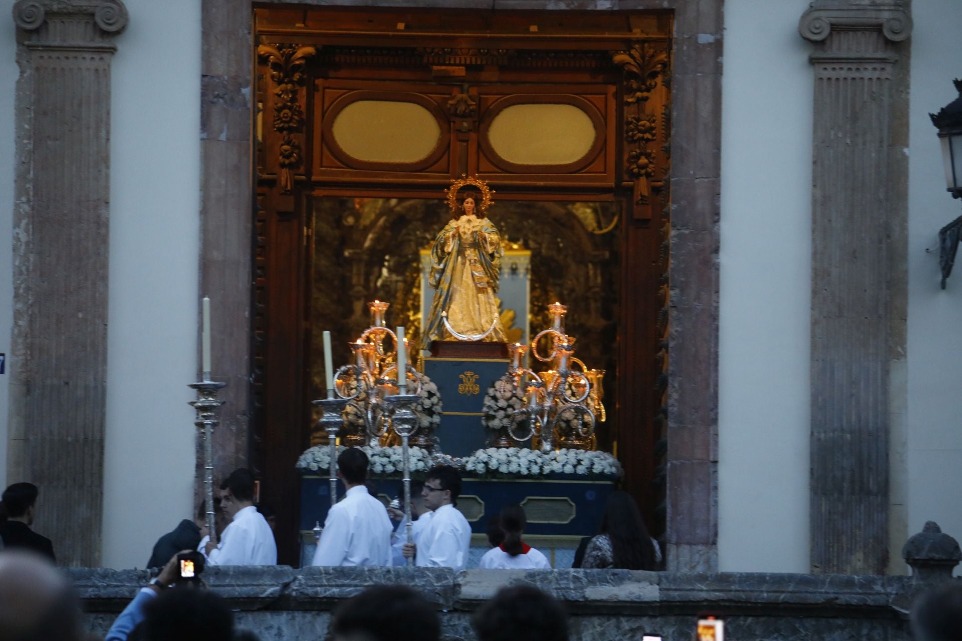 La procesión de la Inmaculada con los jóvenes de Córdoba, en imágenes