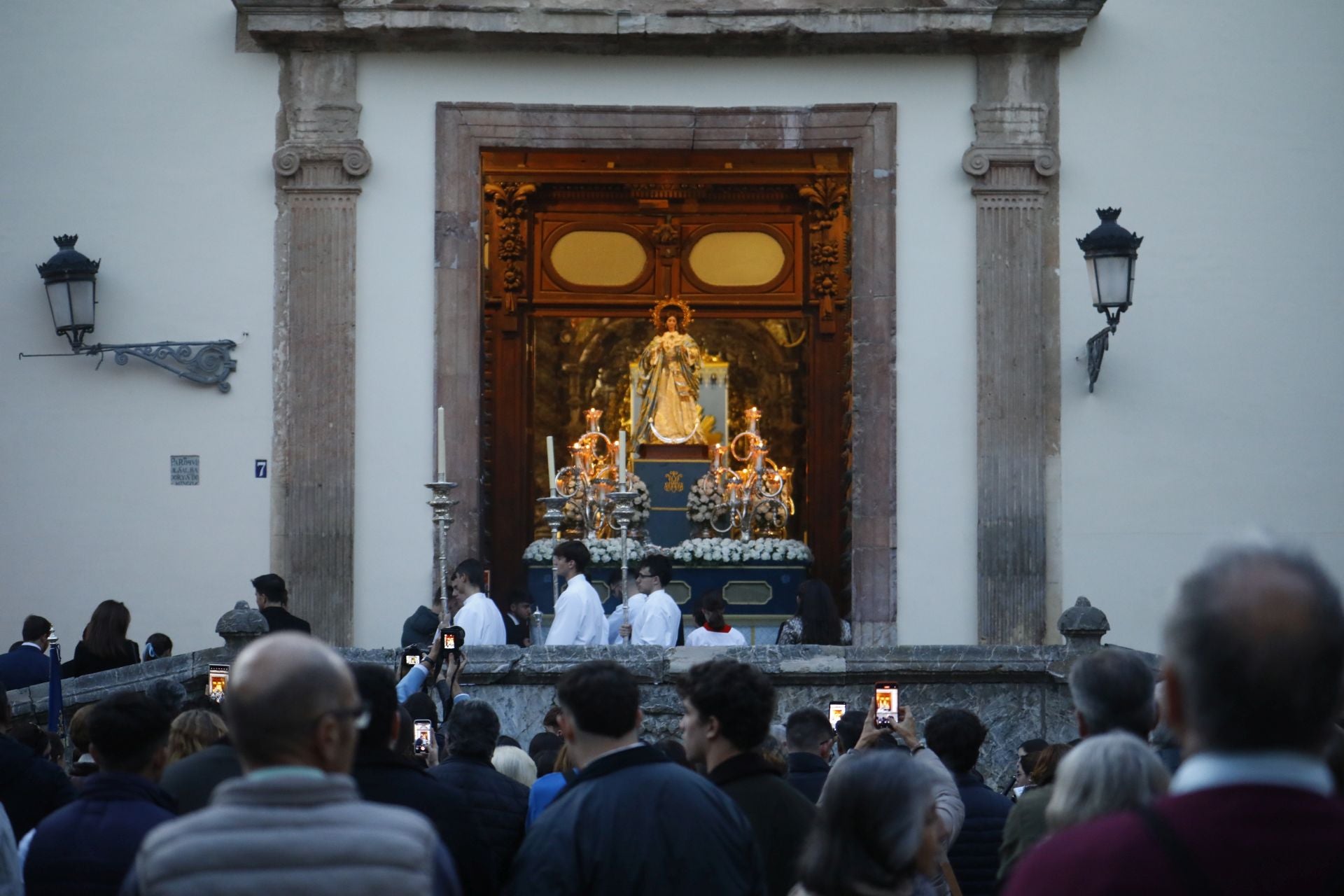 La procesión de la Inmaculada con los jóvenes de Córdoba, en imágenes