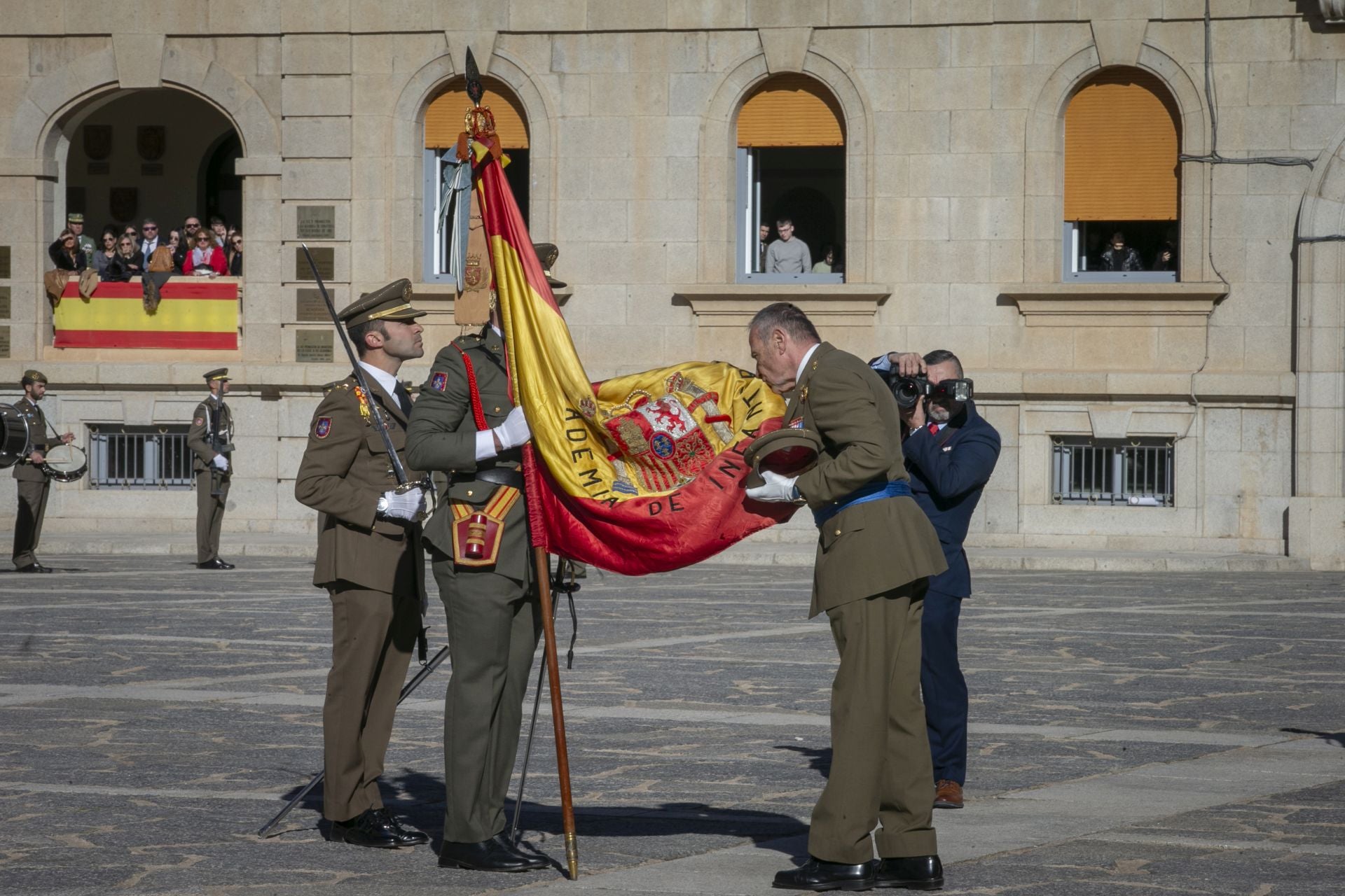 Toledo rinde homenaje a la Academia de Infantería y a la Inmaculada