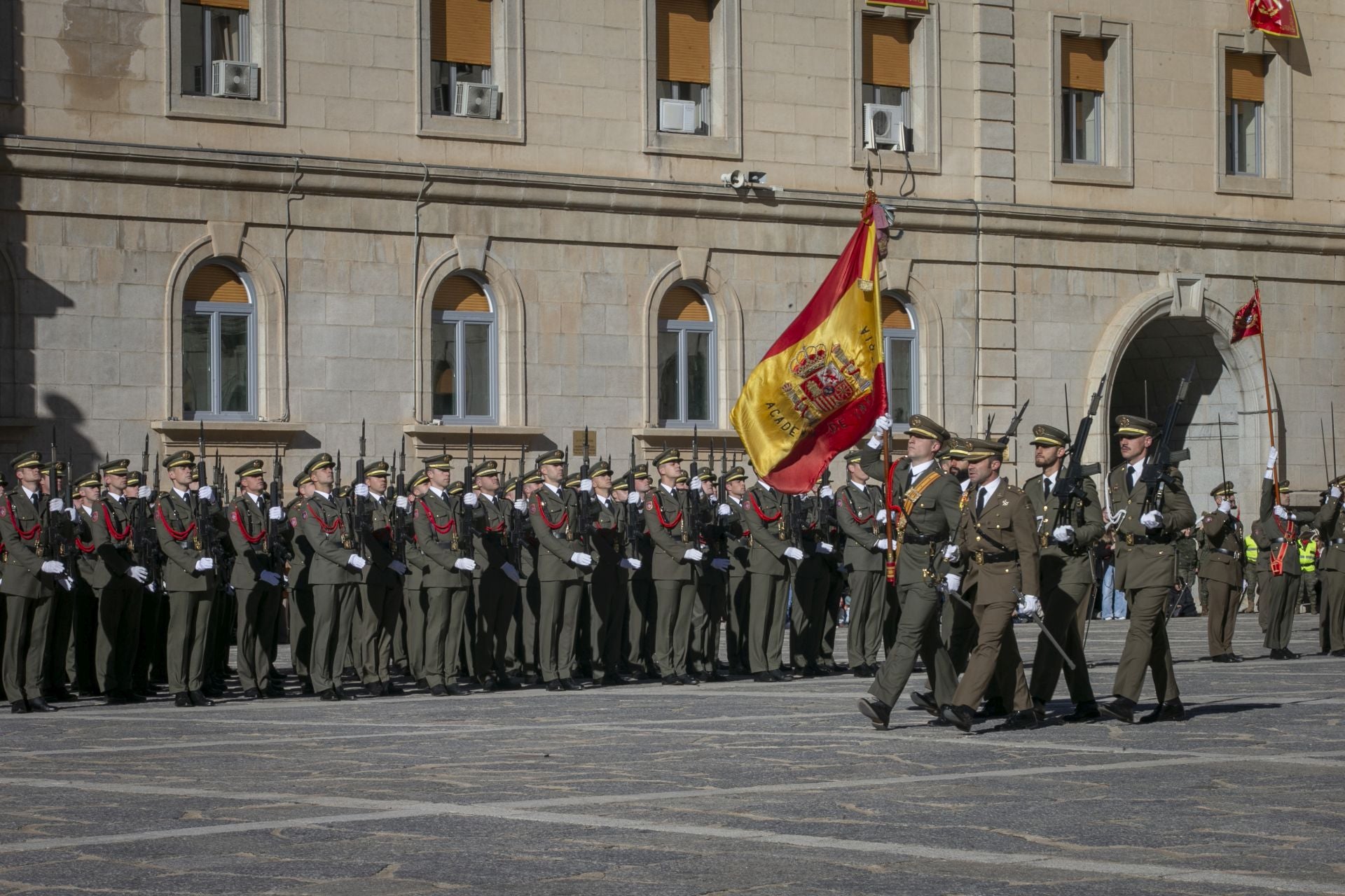 Toledo rinde homenaje a la Academia de Infantería y a la Inmaculada