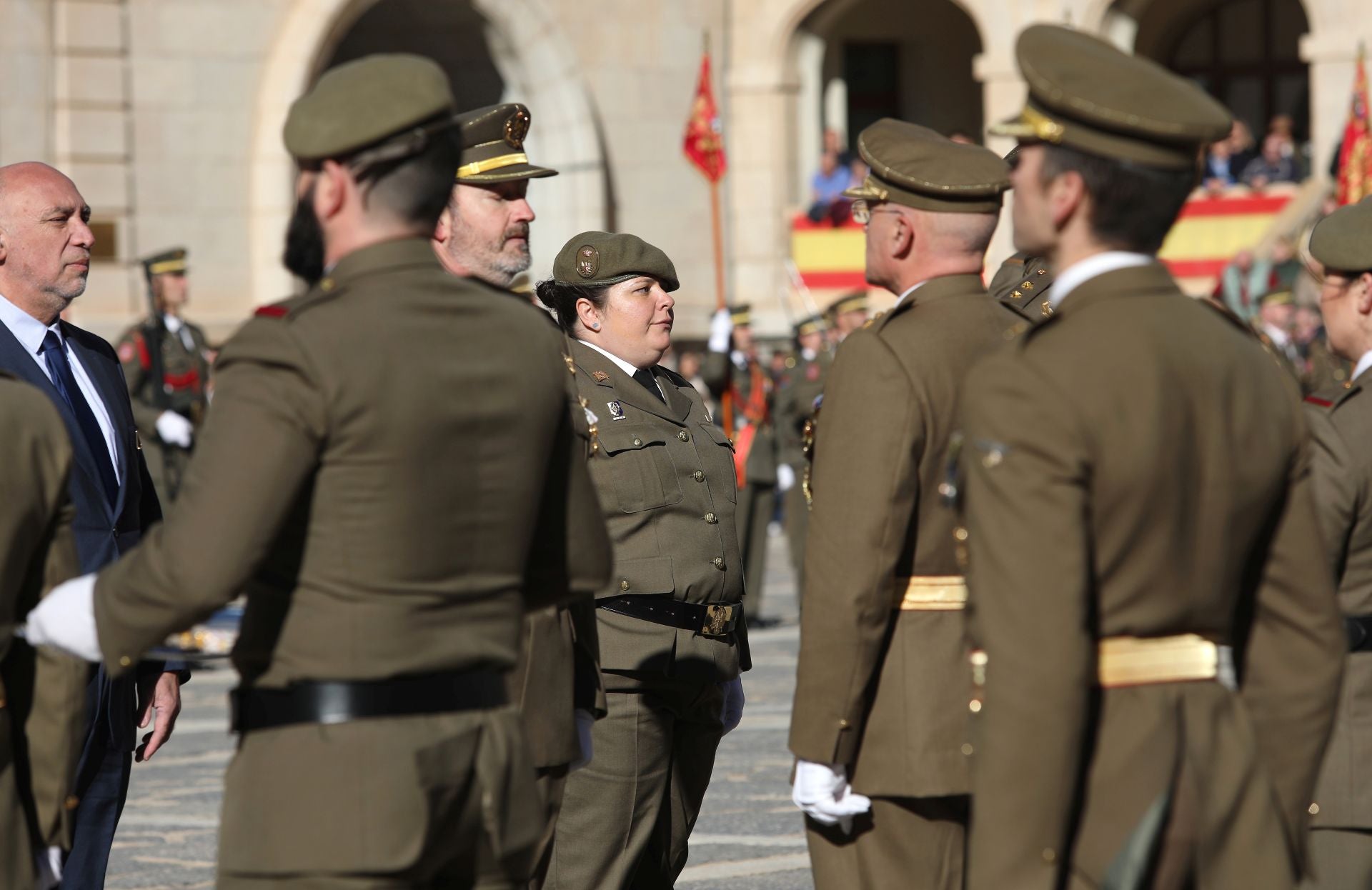 Las mejores imágenes del amor de los militares españoles por su bandera