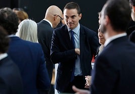 Lobato reconoce que el documento que mostró en el Pleno no es el mismo que le pasó la asesora de Óscar López