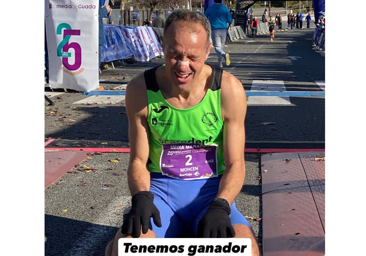 Mohcen El Baz celebra el triunfo en la Media Maratón de Guadalajara