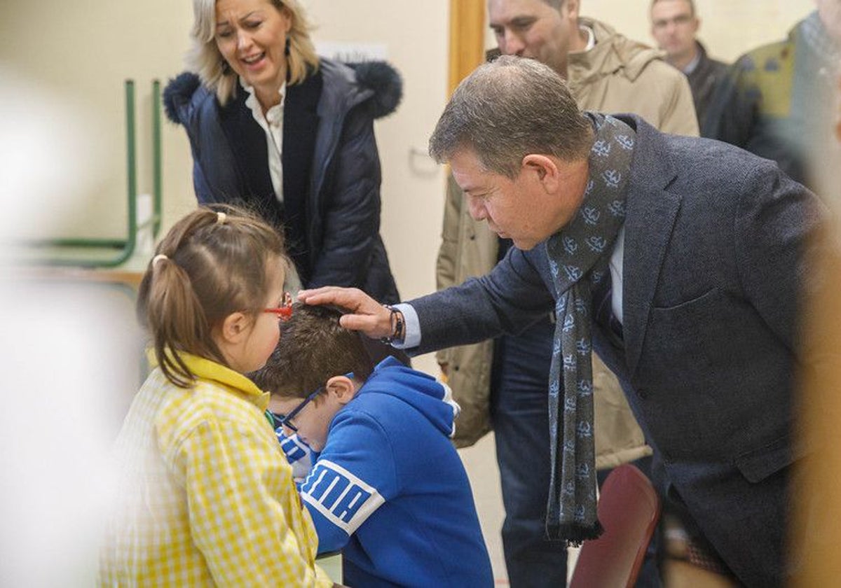 Emiliano García-Page, este miércoles en  la inauguración de una escuela infantil en Talayuelas, en Cuenca