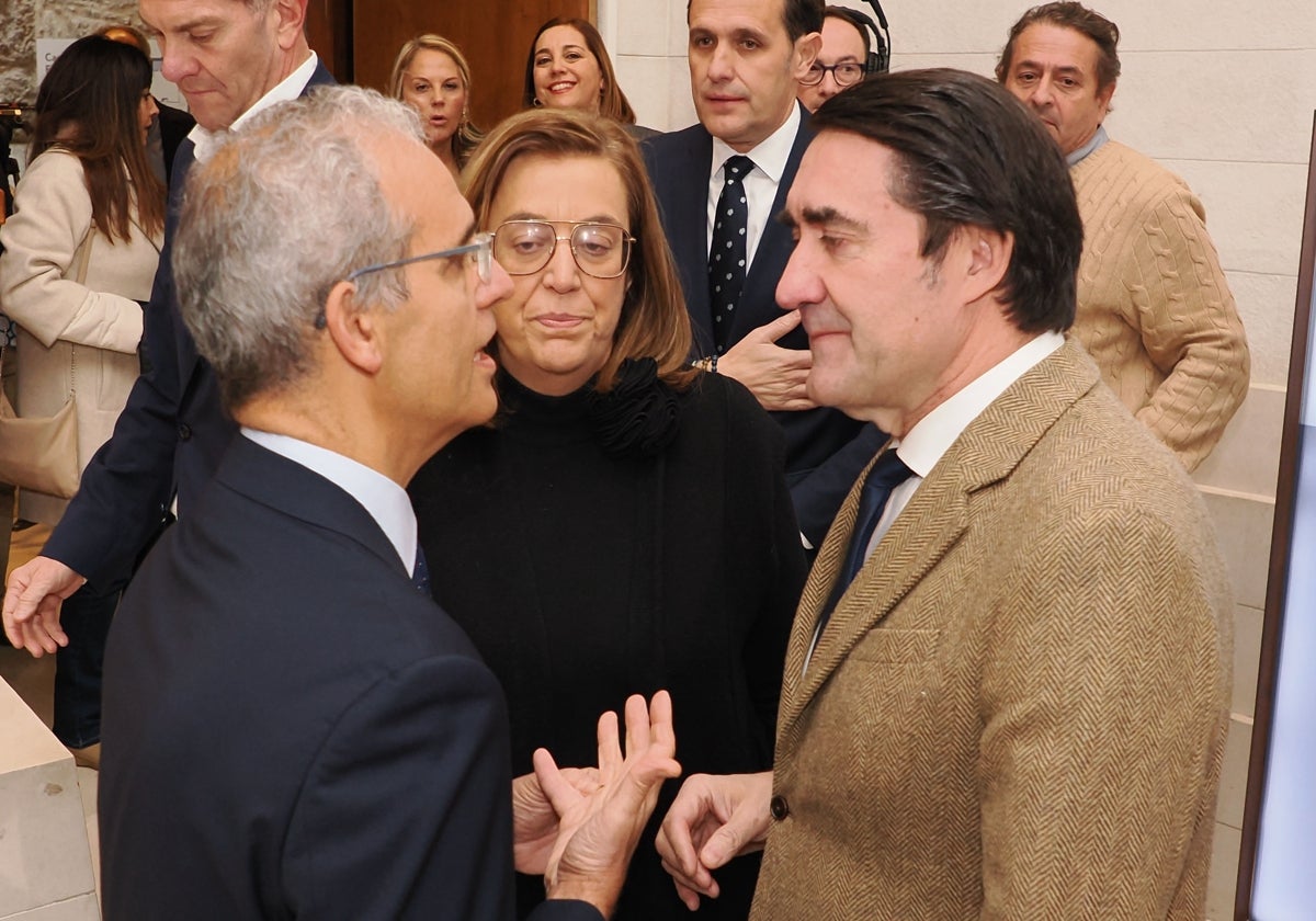 El secretario general de la FEMP conversa con el consejero de Medio Ambiente de Castilla y León