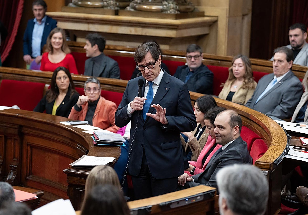 Illa, durante el pleno del Parlament