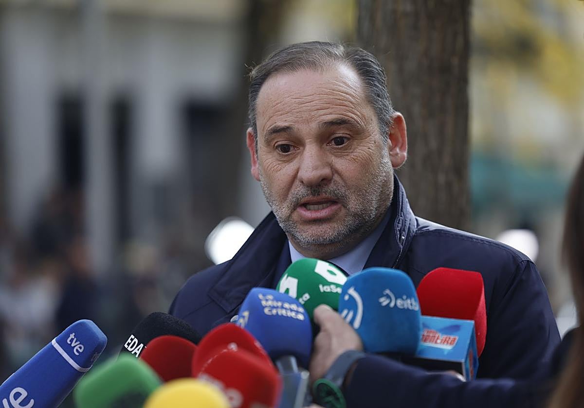 El exministro de Transportes, José Luis Ábalos, a la salida del Supremo