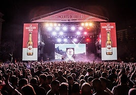 Amstel ensalza su espíritu de 'germanor' con las Fallas afectadas por la DANA para mantener viva su celebración más querida