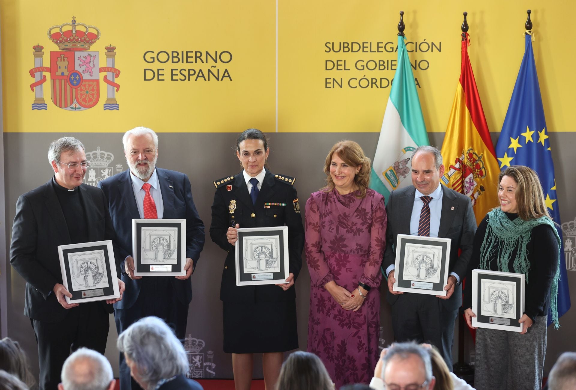El orgullo de los premiados por el día de la Constitución, en imágenes