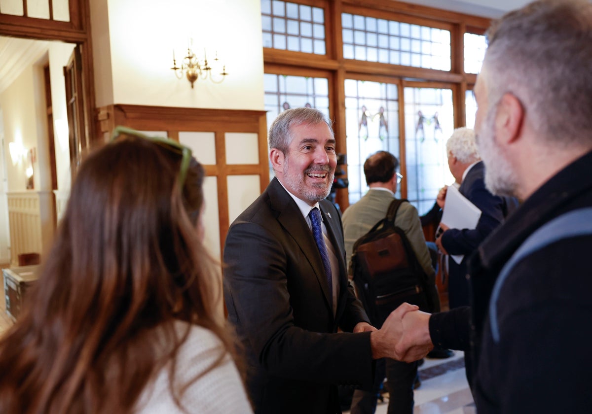 El presidente de Canarias, Fernando Clavijo, durante la reunión de la XXVII Conferencia de Presidentes, este viernes en el Palacio de la Magdalena de Santander