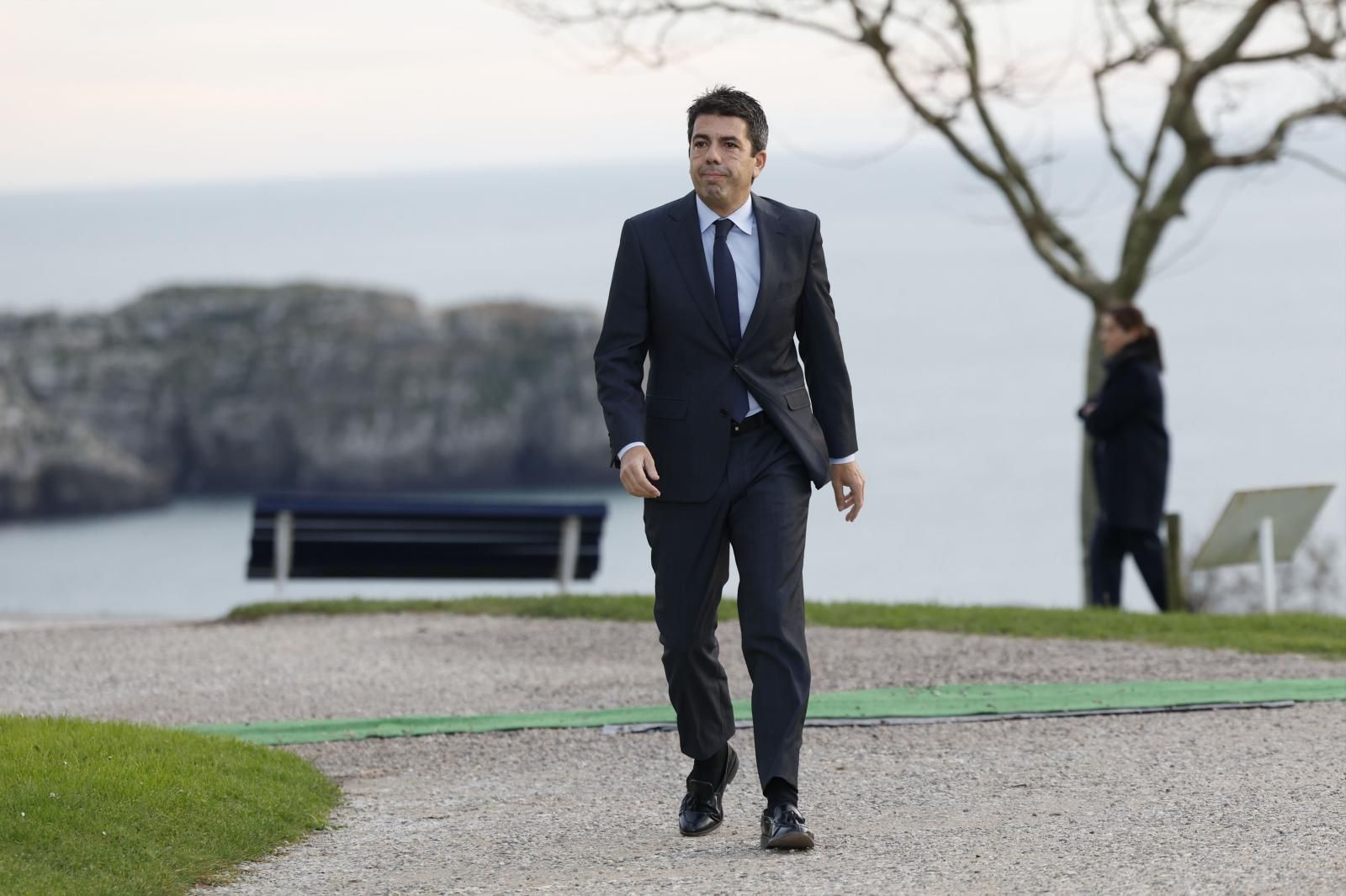 El presidente de Valencia, Carlos Mazón a su llegada al Palacio de la Magdalena de Santander 