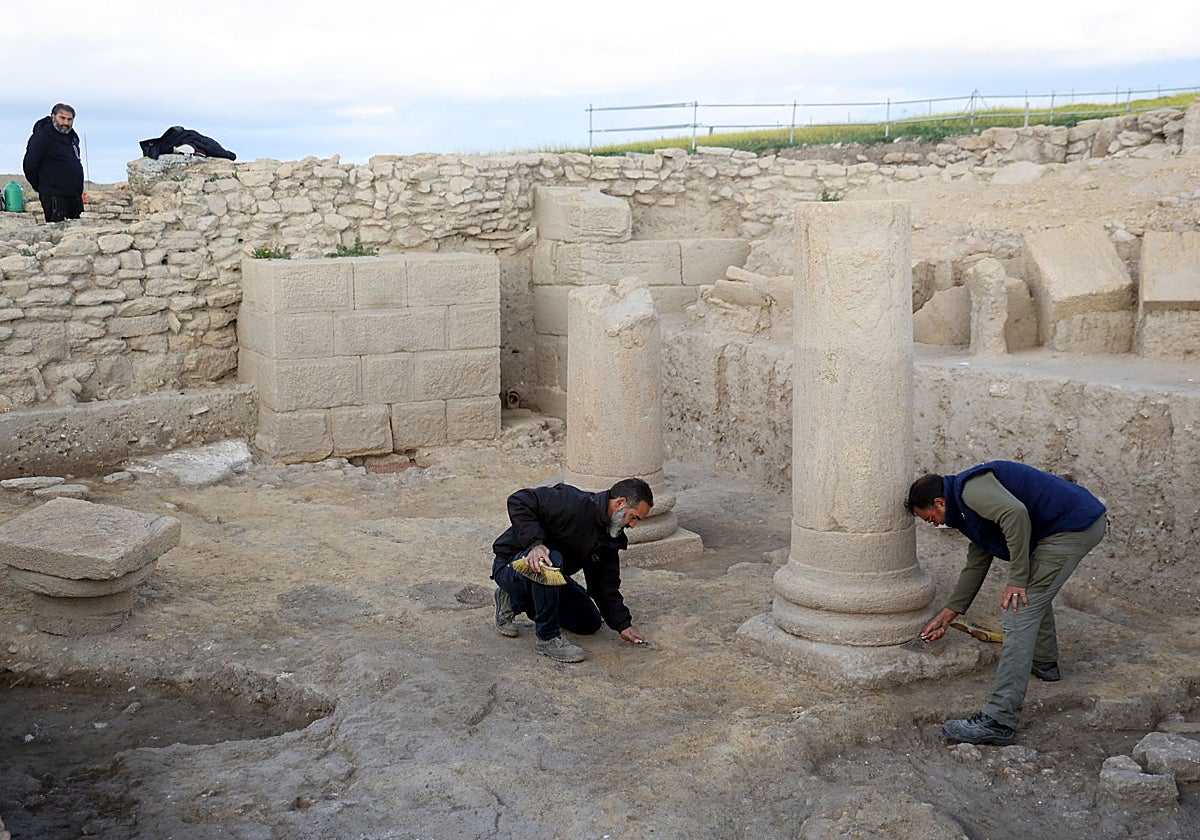 Columnas del templo romano encontrado en Ategua