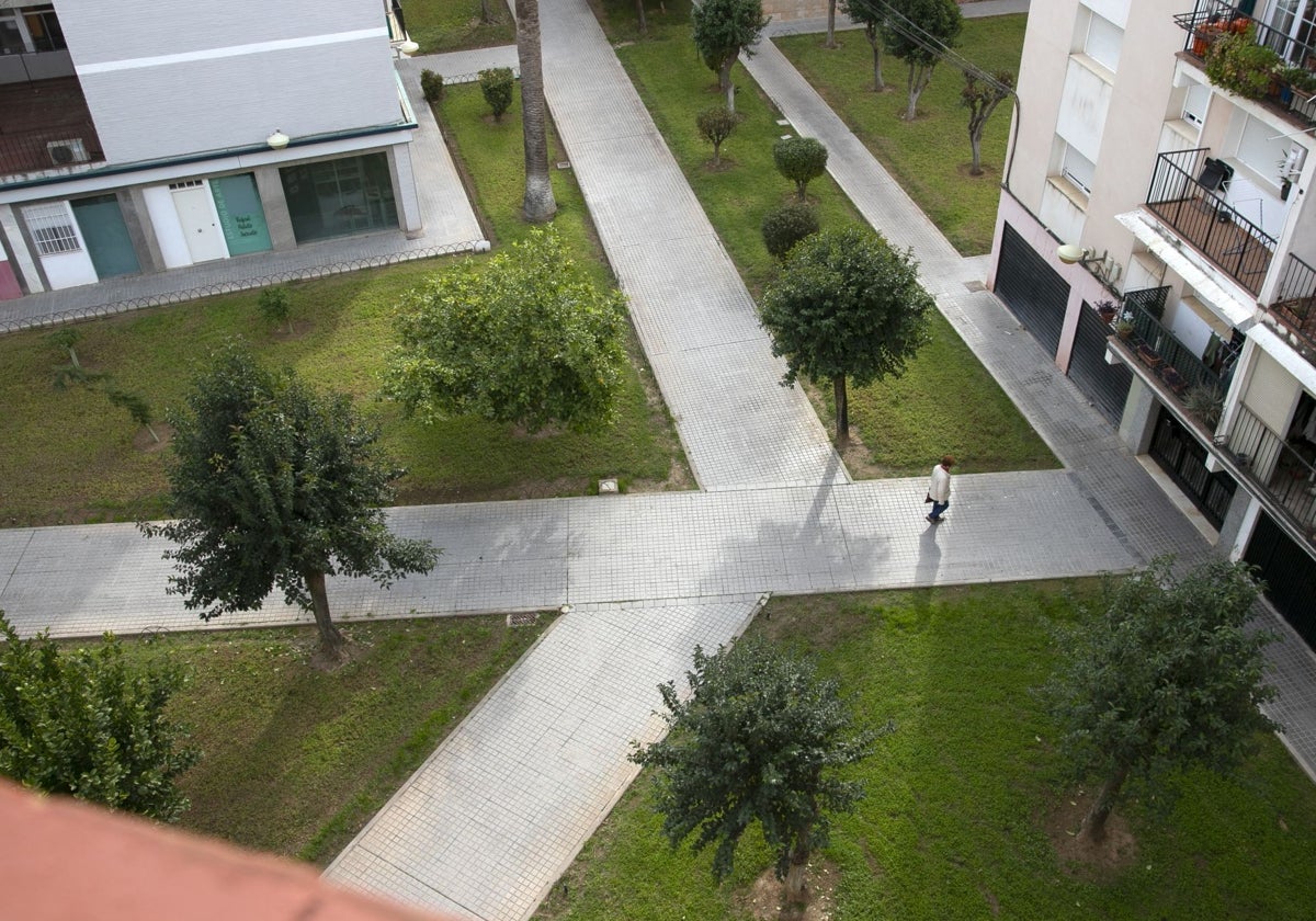 Jardines y calles interiores de los bloques 1 al 9 de la calle José Altolaguirre