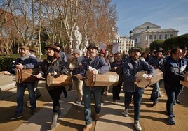 La música navideña pone a bailar a las calles de Madrid