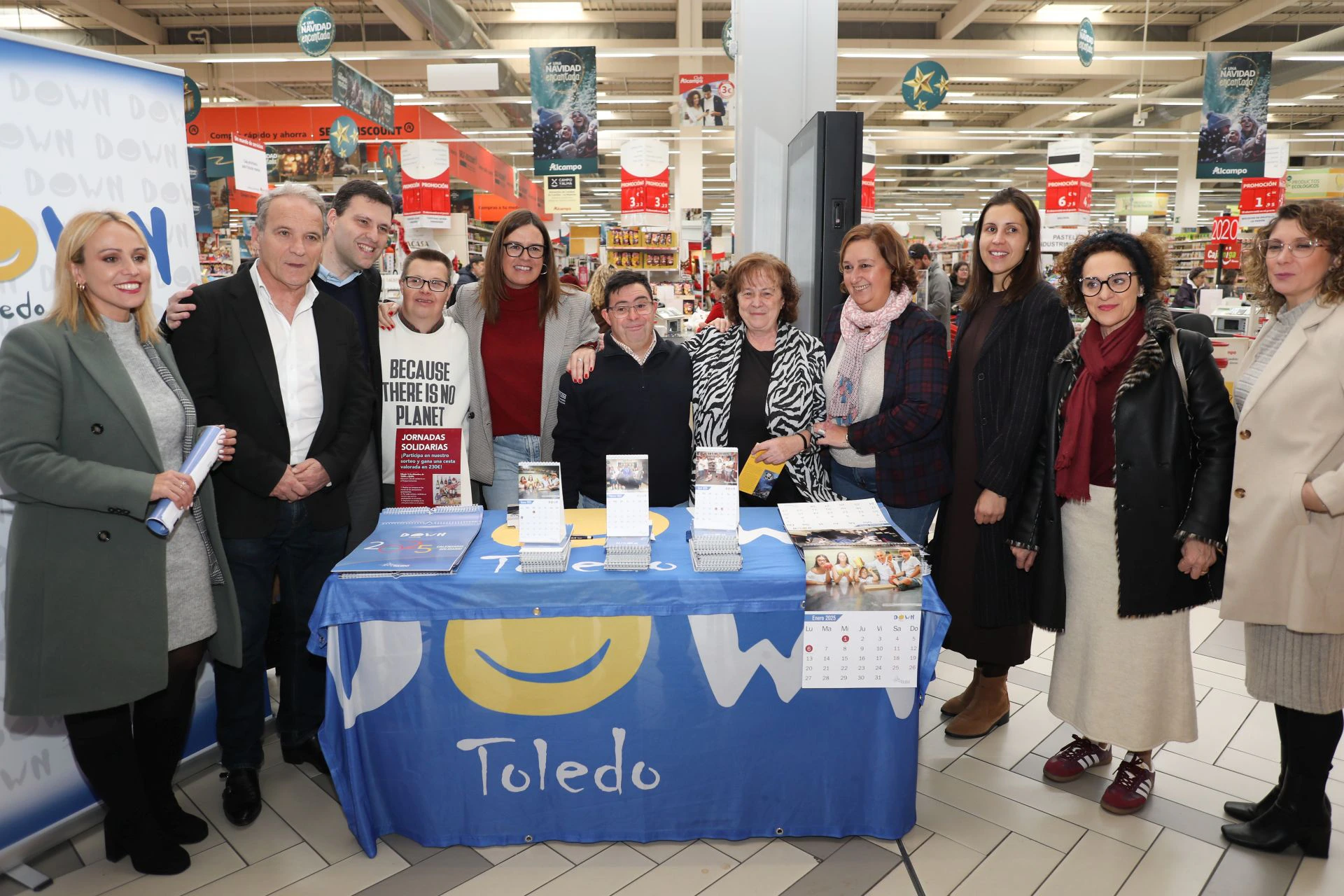 La solidaridad se apodera del parque comercial La Abadía