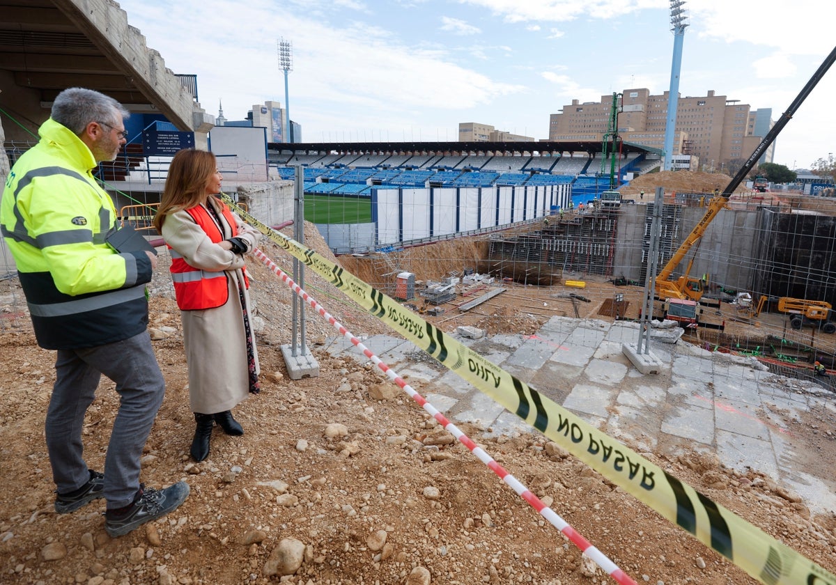 Natalia Chueca, alcaldesa de Zaragoza, visita las obras de la nueva Romareda