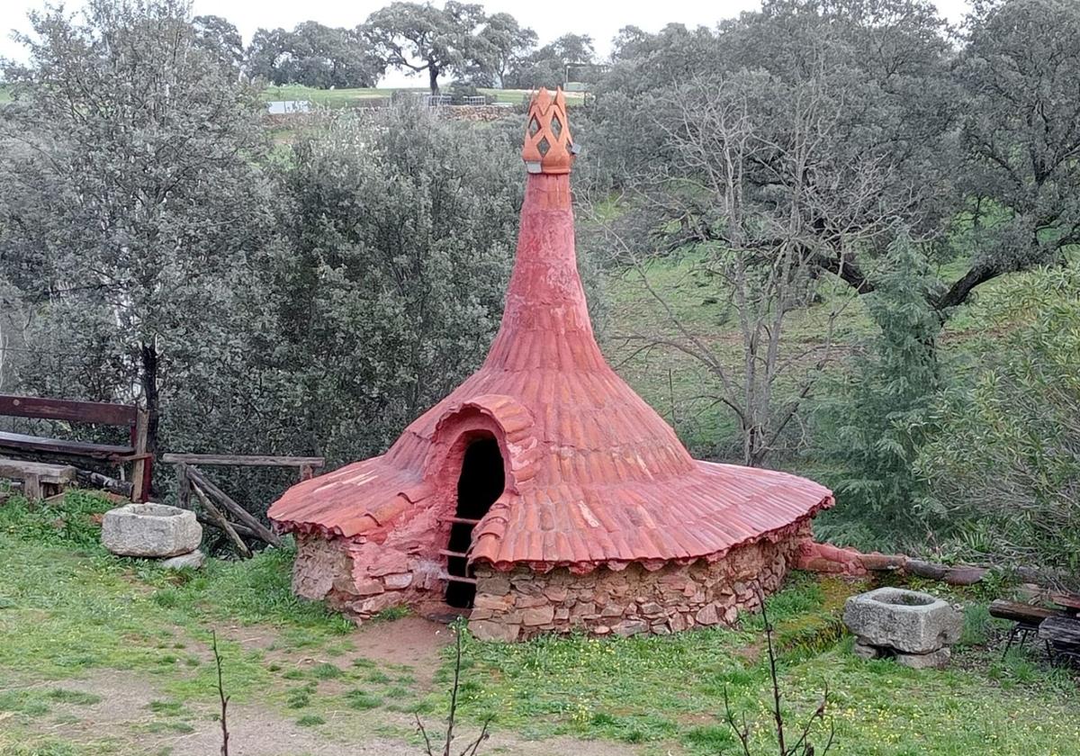 Tejar reconstruido del parque.