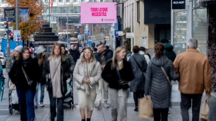 La Gran Vía bate su récord de aforo: 1,4 millones de personas durante el Black Friday y el puente de la Constitución