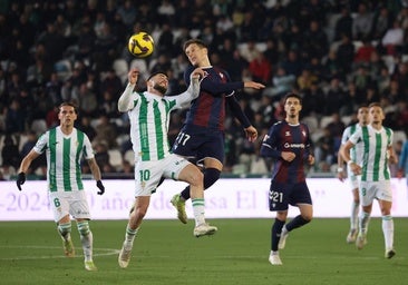 El Córdoba CF hace los deberes en El Arcángel con una imagen más espesa (2-1)