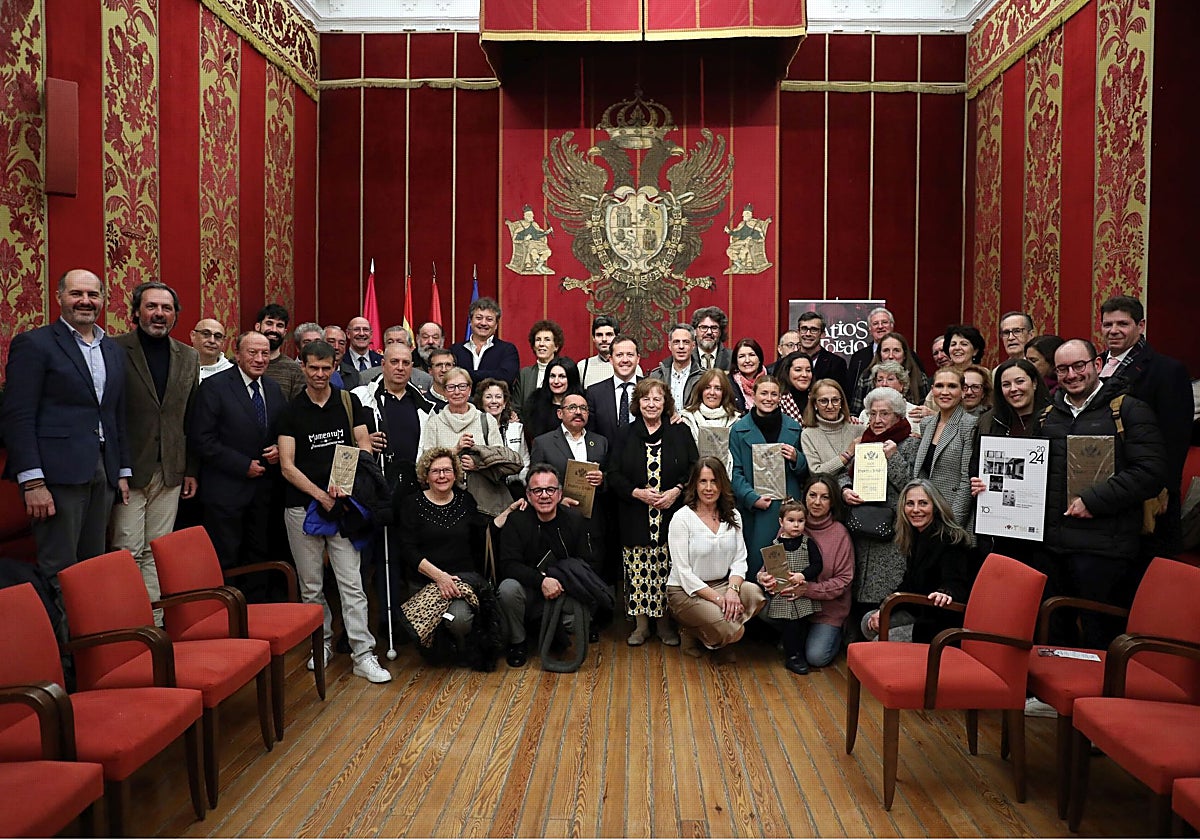 Foto de familia con todos los galardonados