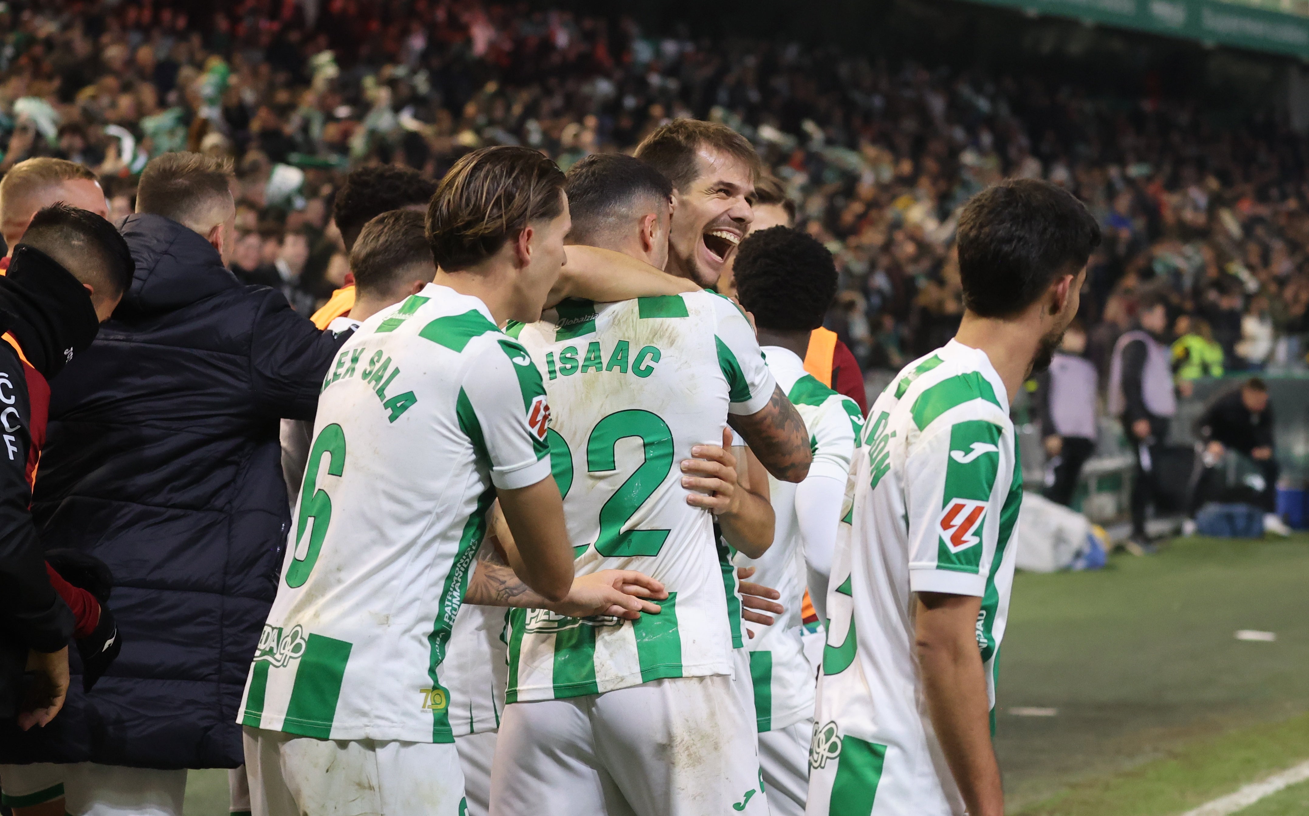 La alegría del triunfo del Córdoba ante el Eibar, en imágenes