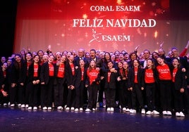 Antonio Banderas da la bienvenida a la Navidad en Málaga rodeado de 180 estudiantes: «Ya no puedo ser joven, pero sí puedo seguir aprendiendo de ellos»