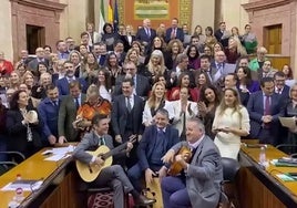 El Gobierno andaluz desea feliz Navidad con el tradicional villancico en el Parlamento