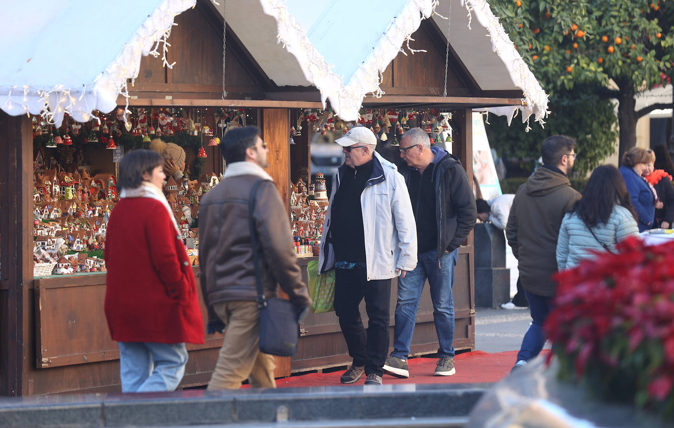 Las populares compras de regalos navideños en el Centro, en imágenes