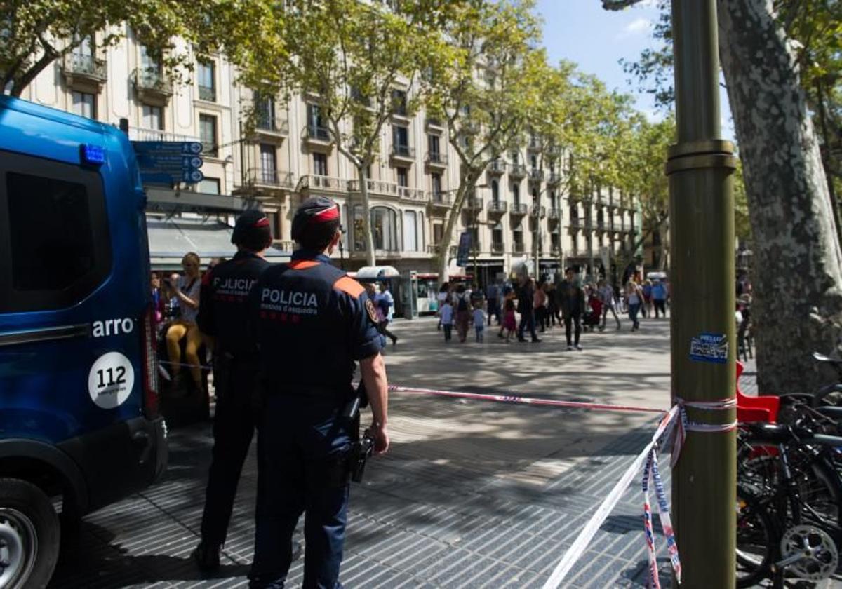 Las Ramblas de Barcelona, un mes después del atentado yihadista en 2017