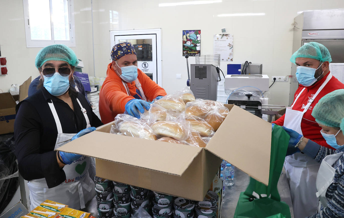 El menú más solidario de Córdoba para esta Nochebuena, en imágenes