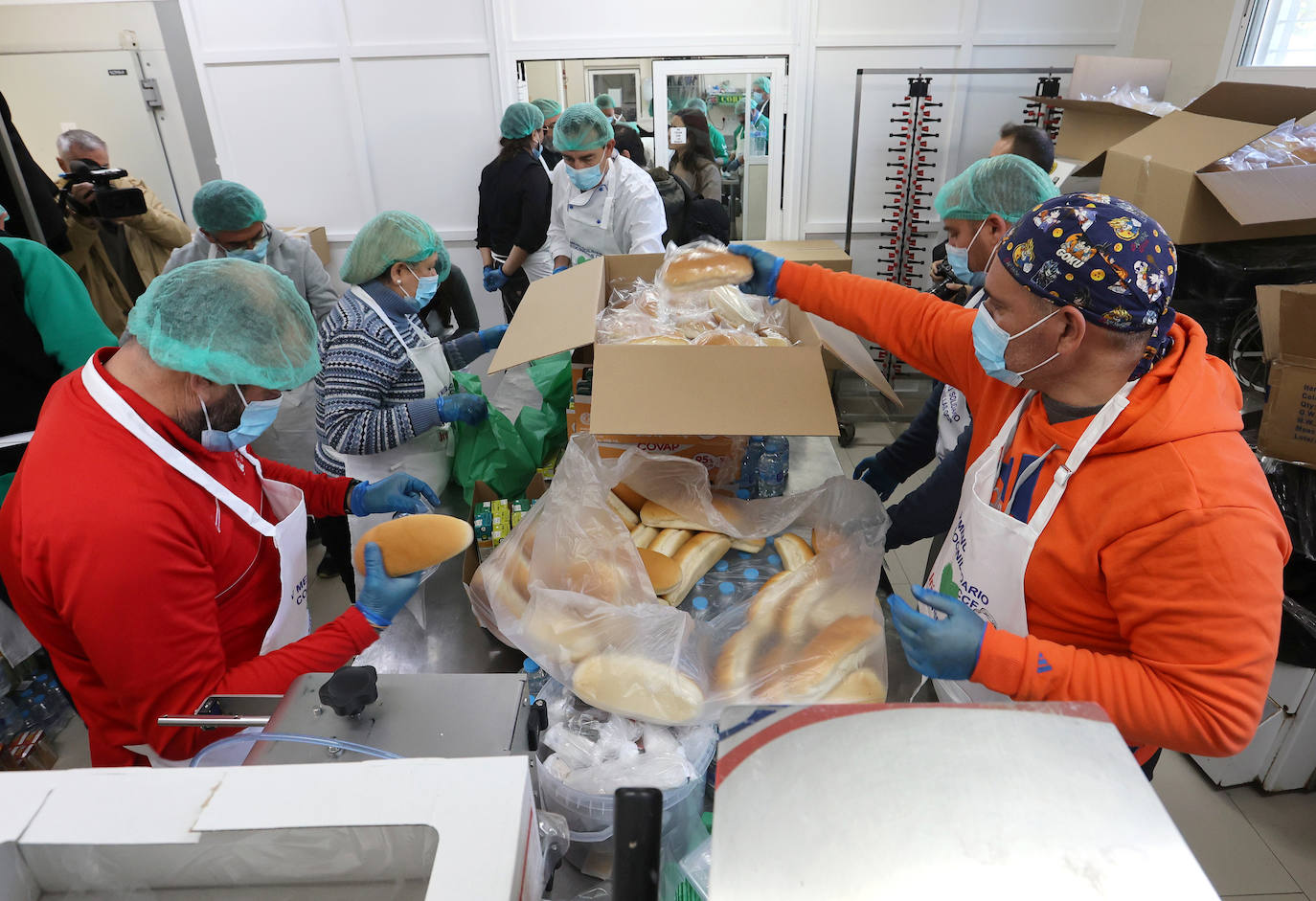 El menú más solidario de Córdoba para esta Nochebuena, en imágenes