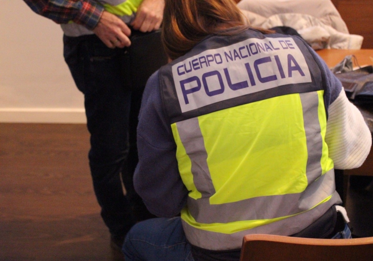 Agentes de la Policía Nacional en una operación