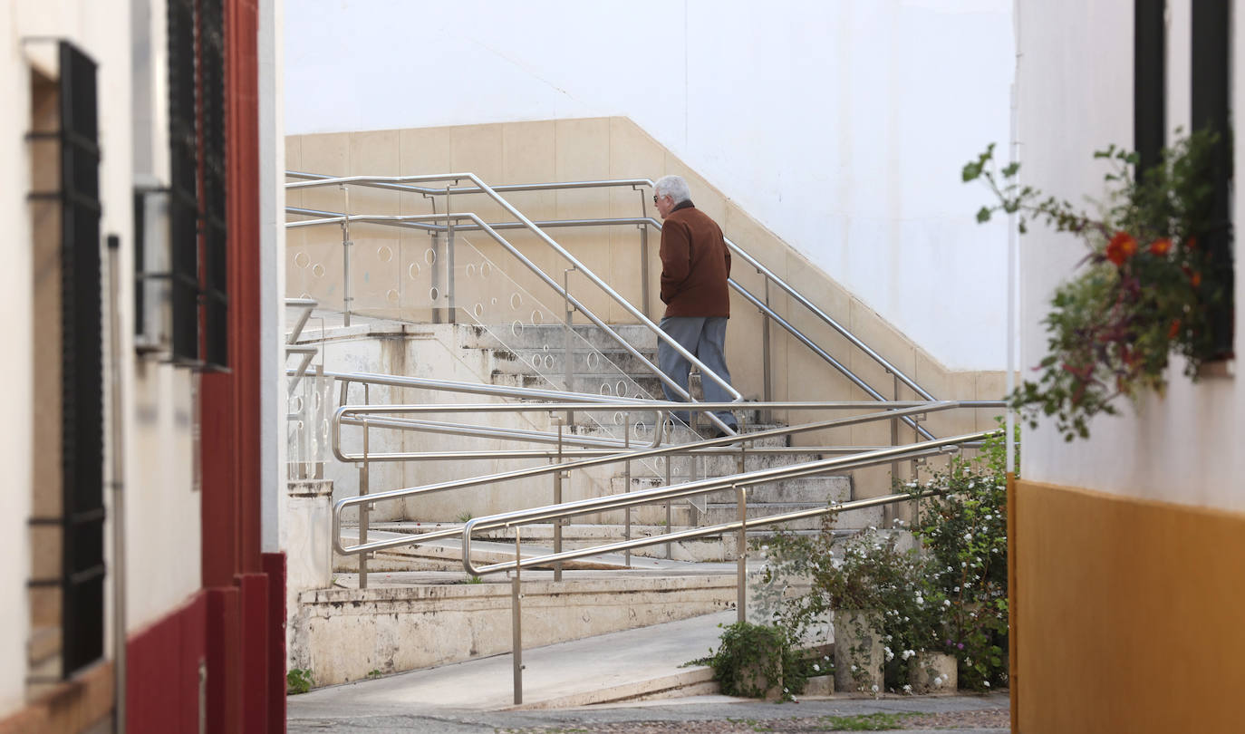 Los barrios de San Basilio y la Catedral, los que más población pierden de Córdoba, en imágenes
