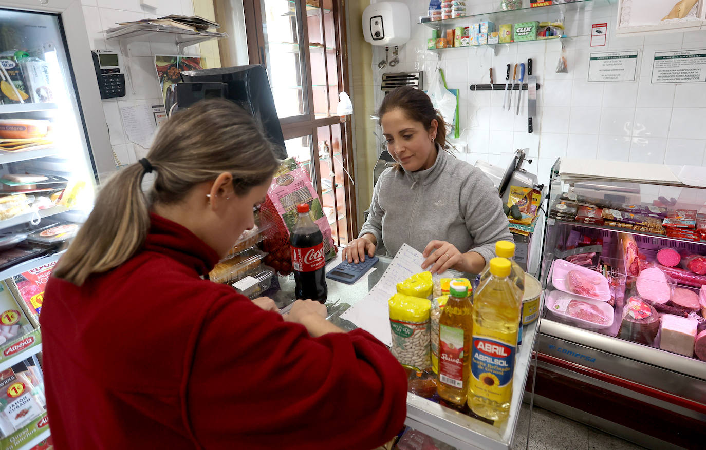Los barrios de San Basilio y la Catedral, los que más población pierden de Córdoba, en imágenes
