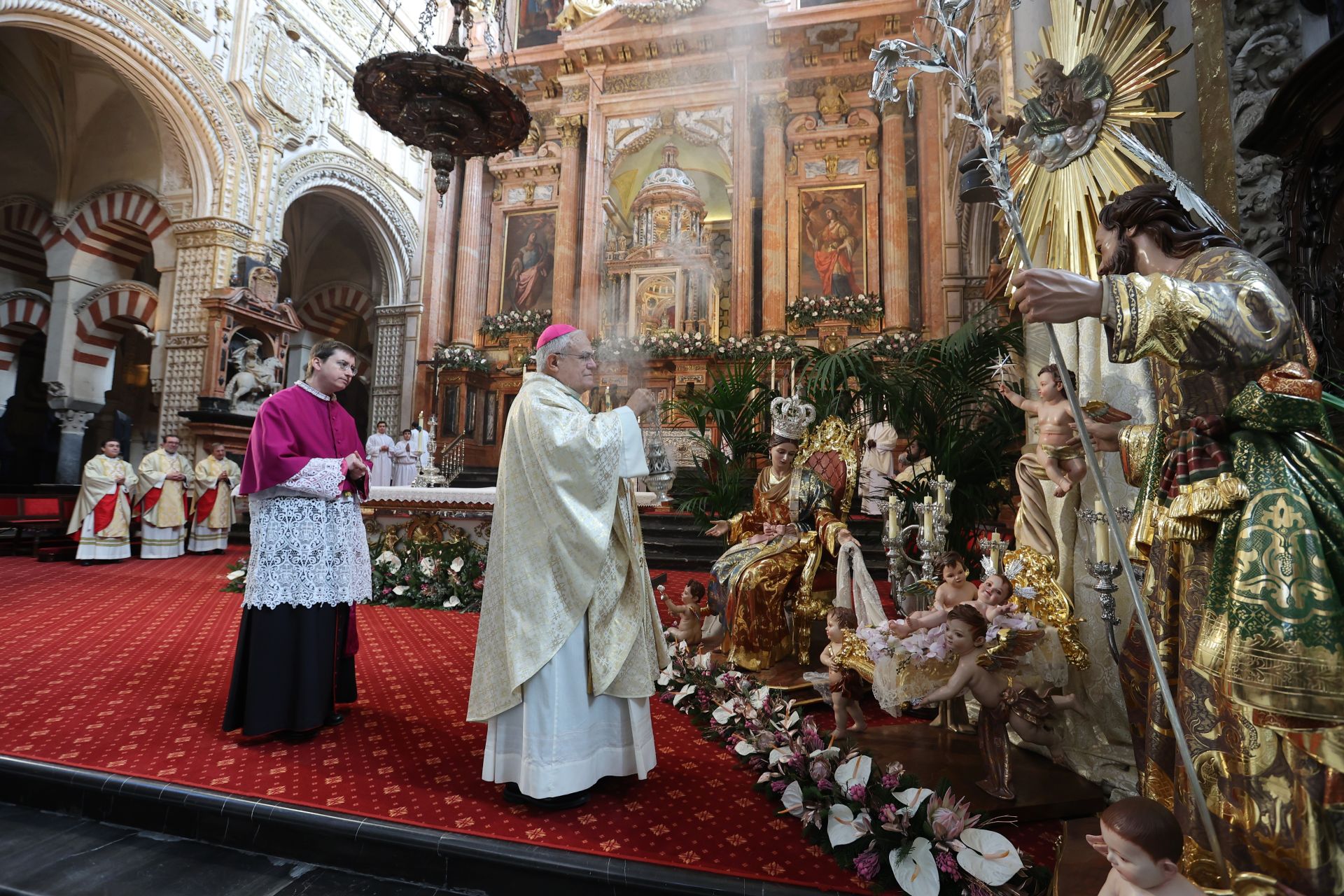 La solemne misa de Navidad en la Catedral de Córdoba, en imagenes