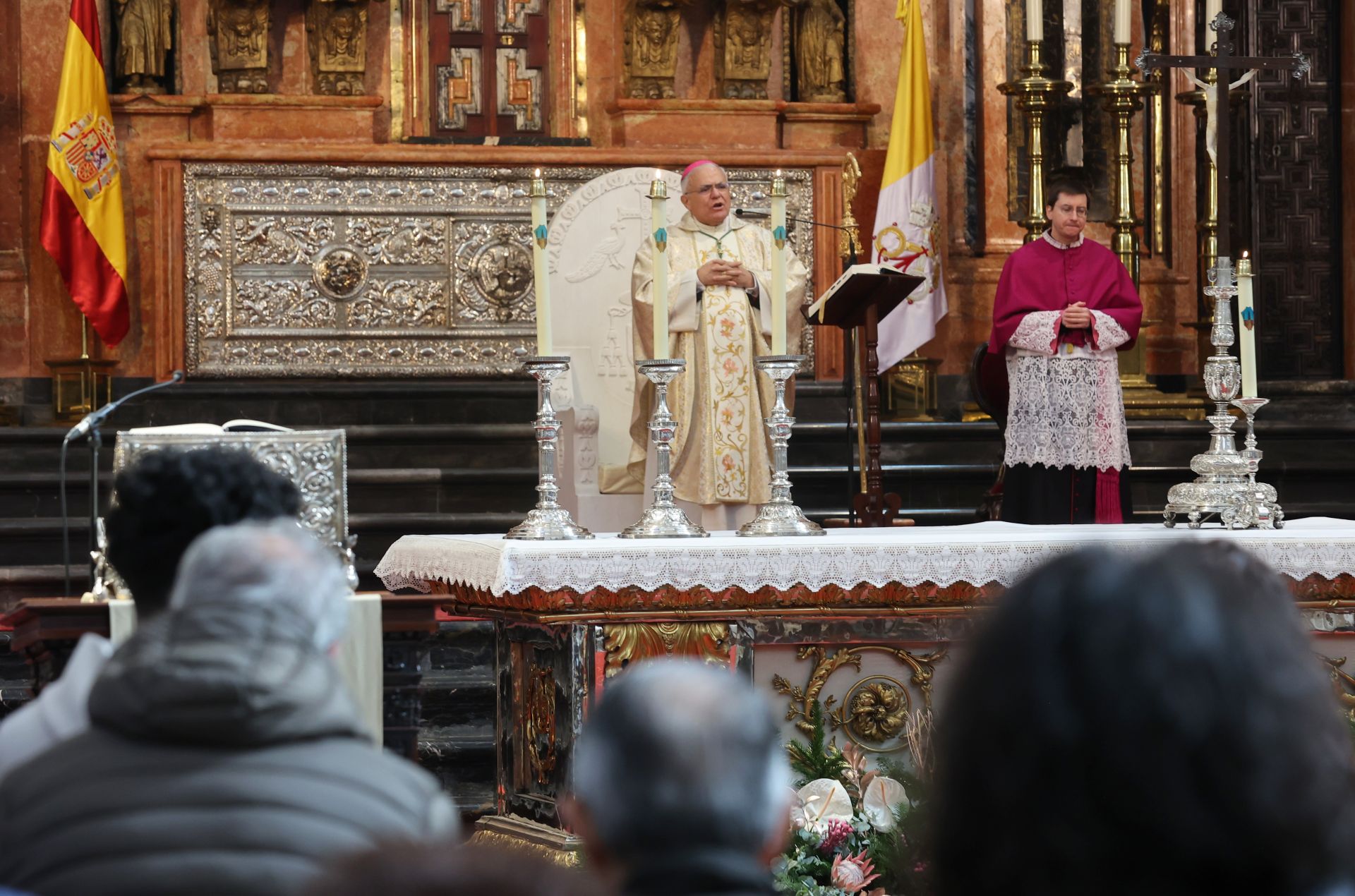 La solemne misa de Navidad en la Catedral de Córdoba, en imagenes