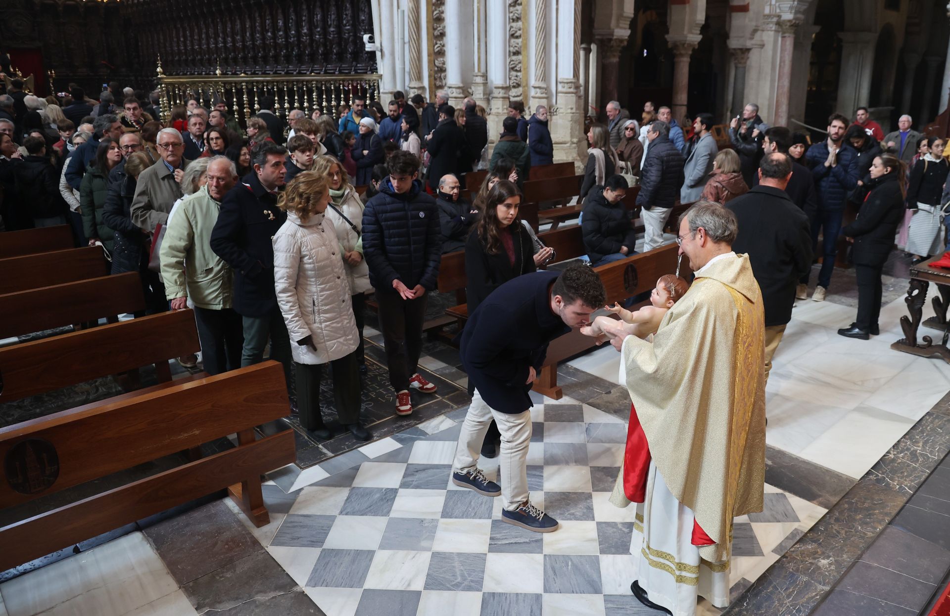 La solemne misa de Navidad en la Catedral de Córdoba, en imagenes