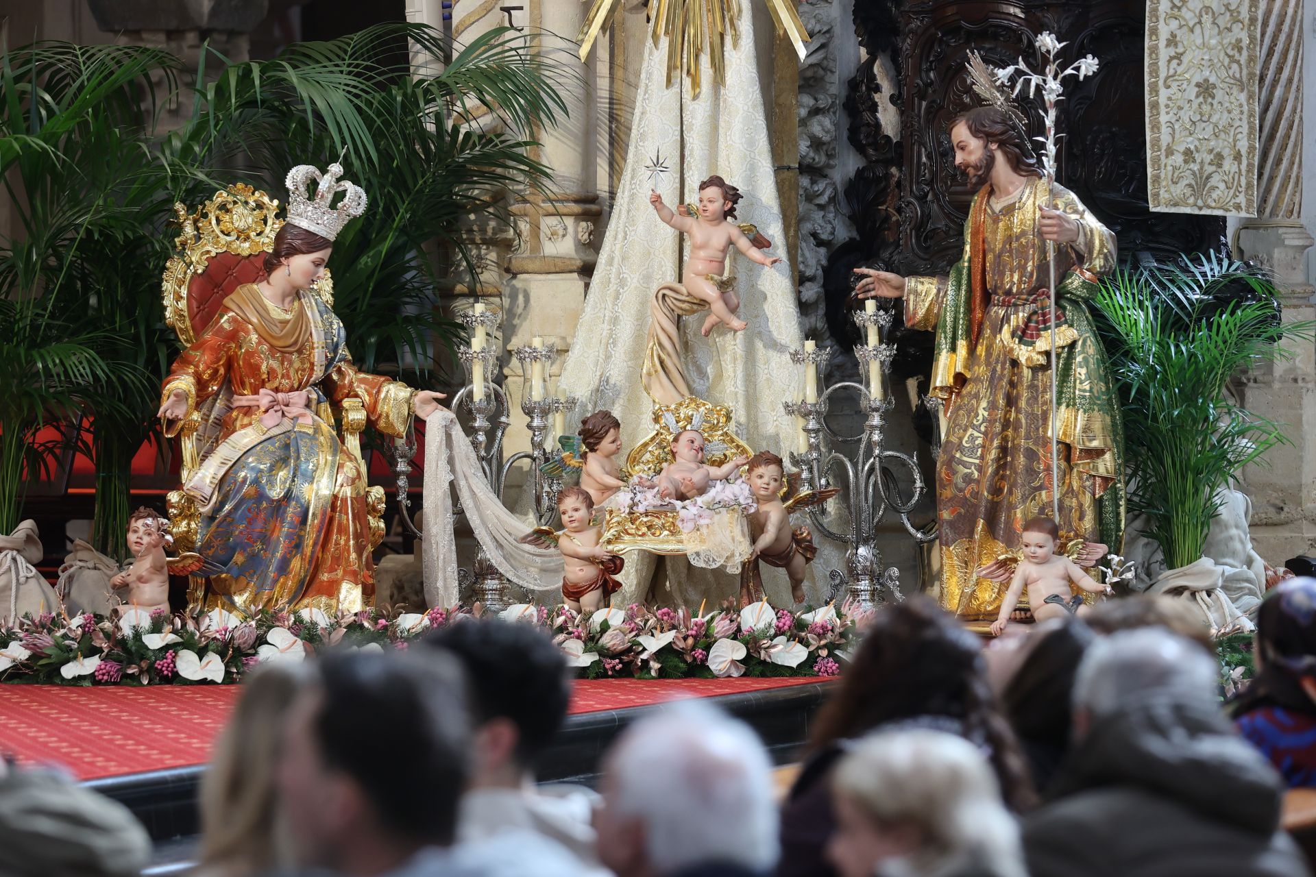 La solemne misa de Navidad en la Catedral de Córdoba, en imagenes