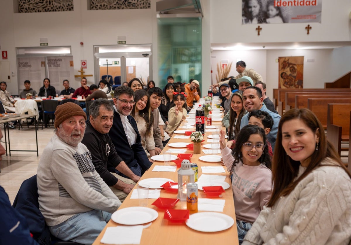 Cena de Nochebuena con el Padre Angel (3I) en la parroquia de Camaretas (Soria)