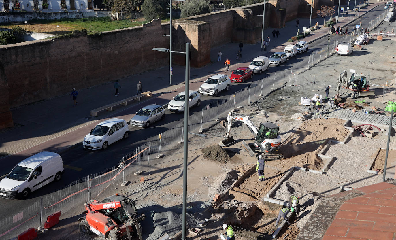 Las obras en la Ronda del Marrubial y en la carretera de Trassierra en Córdoba, en imágenes
