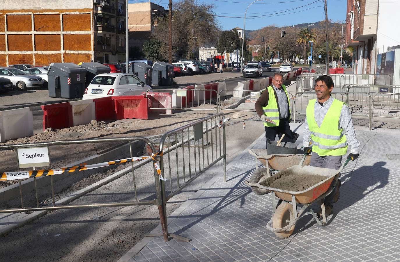 Las obras en la Ronda del Marrubial y en la carretera de Trassierra en Córdoba, en imágenes