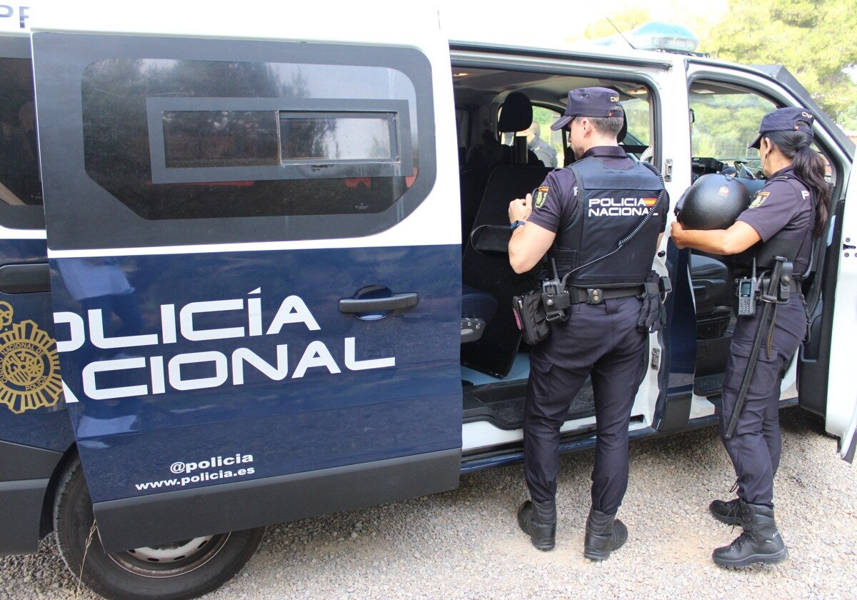 Vista de varios agentes de la Policía Nacional