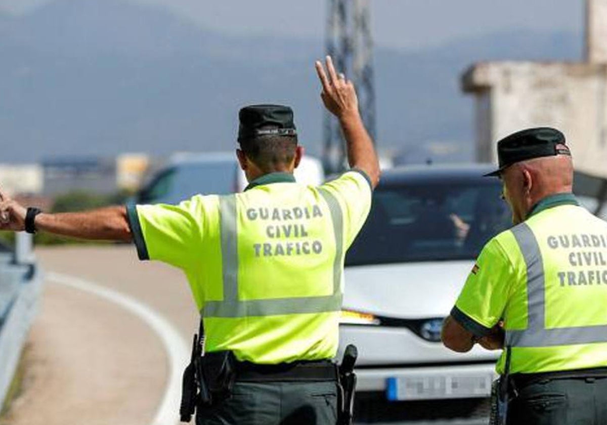 Agentes de la Guardia Civil de Tráfico, en una imagen de archivo