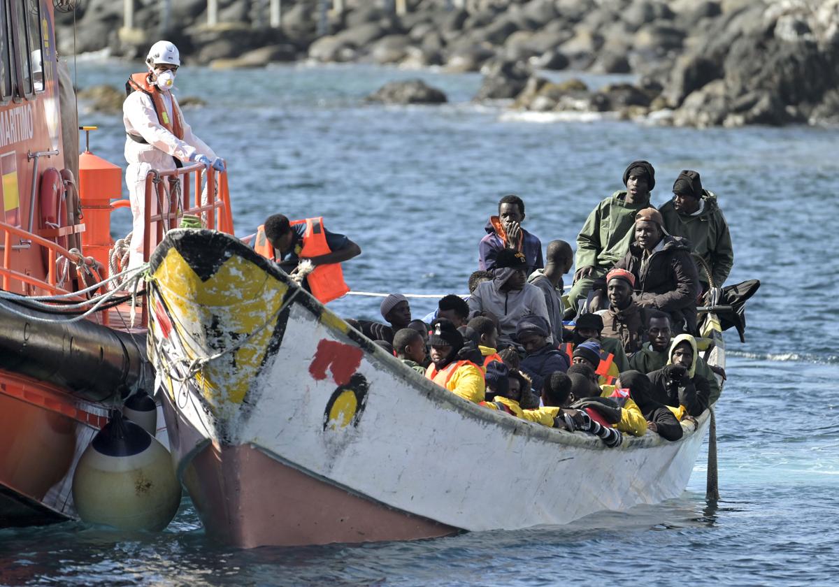 75 inmigrantes rescatados este miércoles por Salvamento Marítimo en El Hierro