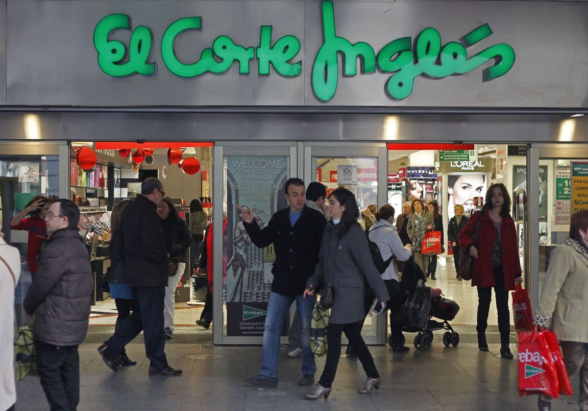 Imagen de archivo de un centro de El Corte Inglés en Valencia