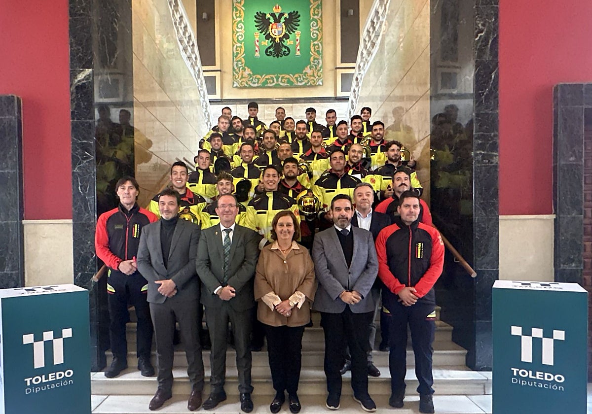 La presidenta de la Diputación, Concepción Cedillo, tras el acto de toma de posesión de los bomberos