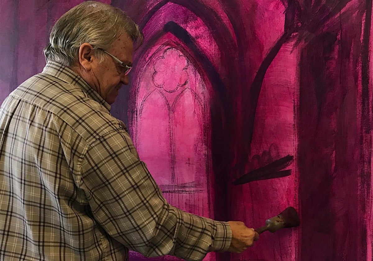 Carralero pintando uno de sus cuadros de las vidrieras de la Catedral de León