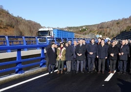 Reabre el viaducto de Castro en la A-6, sentido Galicia, dos años después de su derrumbe