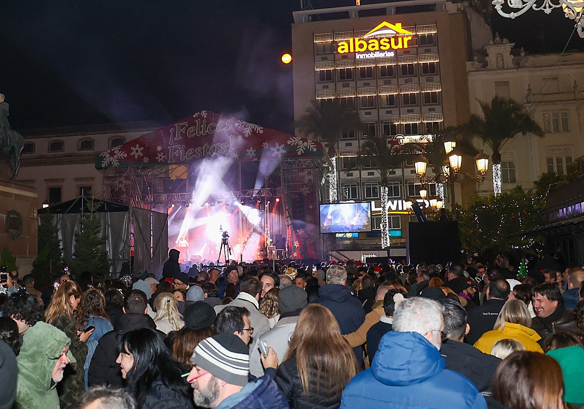 El gran ambiente de Las Tendillas en Nochevieja, en imágenes