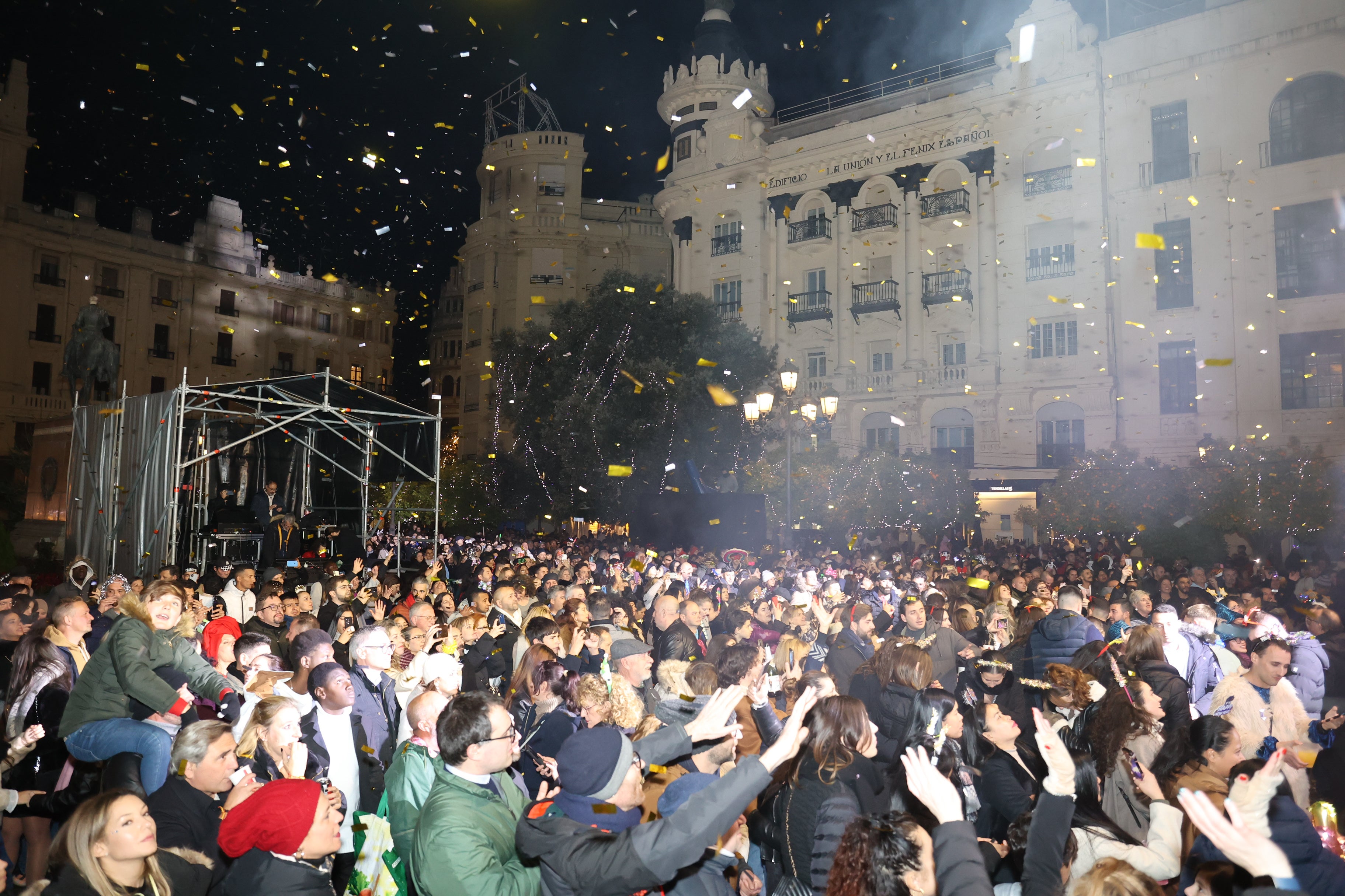 El gran ambiente de Las Tendillas en Nochevieja, en imágenes